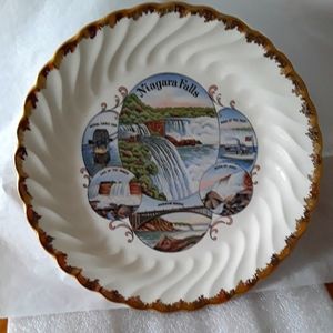 Vintage Aristochrome Collectors dish.  22 kt gold trim